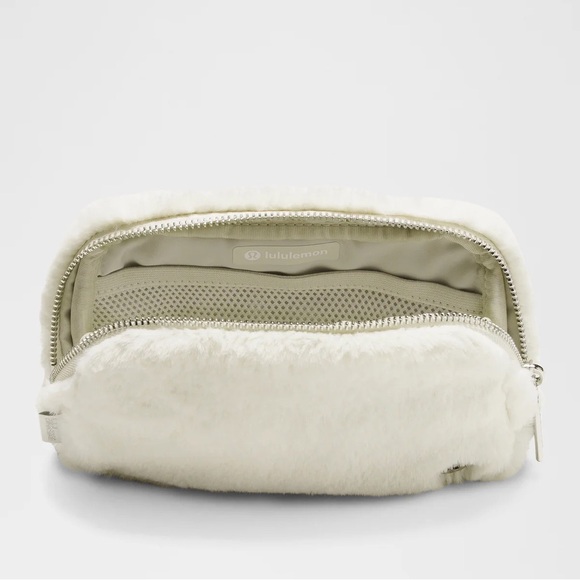 Lululemon Everywhere Belt Bag Plush Fleece Bone Silver - Picture 2 of 9